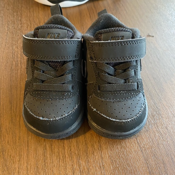 Size 3c Nike’s - Picture 3 of 3